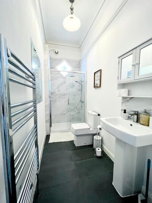 Flat 4 Marine Parade House, 1 East Cliff- Next To Dover Port, White Cliffs, Beach, Castle Exteriér fotografie