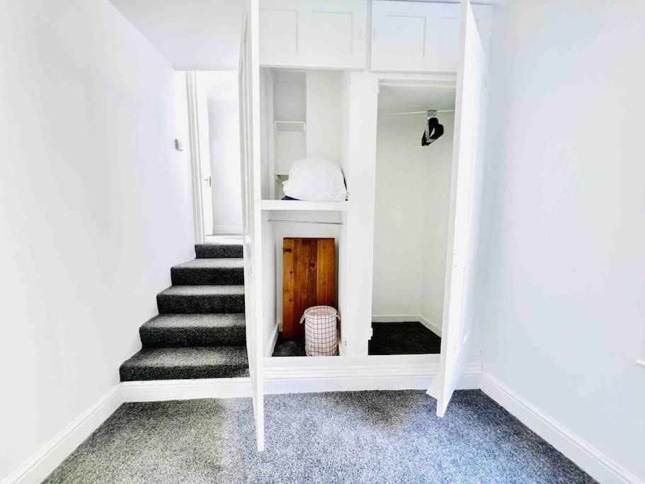 Flat 4 Marine Parade House, 1 East Cliff- Next To Dover Port, White Cliffs, Beach, Castle Exteriér fotografie