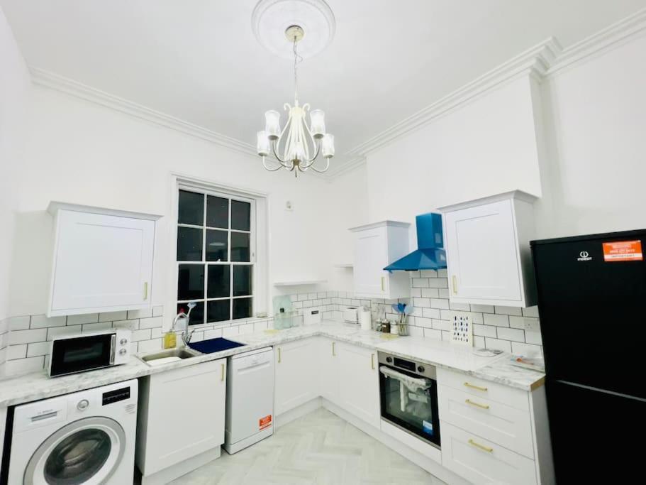 Flat 4 Marine Parade House, 1 East Cliff- Next To Dover Port, White Cliffs, Beach, Castle Exteriér fotografie