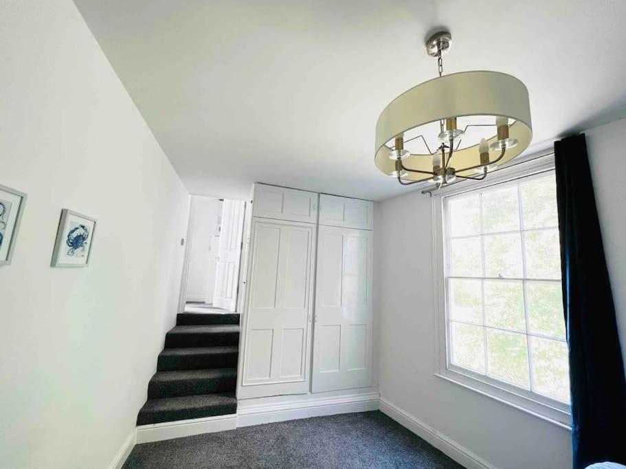 Flat 4 Marine Parade House, 1 East Cliff- Next To Dover Port, White Cliffs, Beach, Castle Exteriér fotografie
